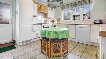 Réfrigérateur, micro-ondes, four, lave-vaisselle