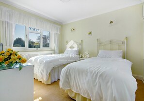 3 Schlafzimmer, Bügeleisen/Bügelbrett, Reisekinderbett, kostenloses WLAN