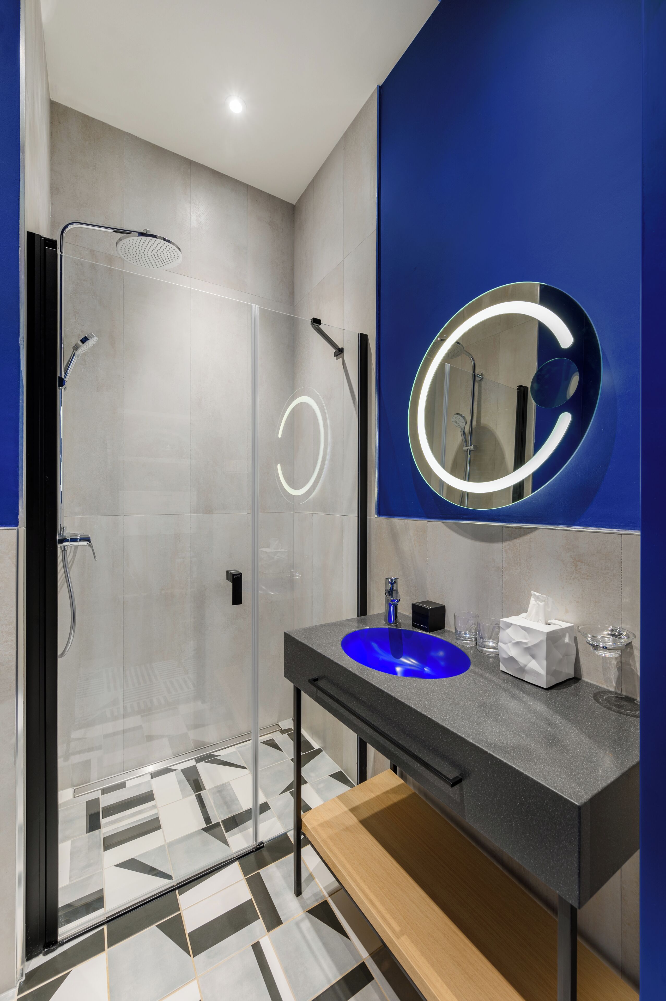 basic twin room | bathroom | shower, rainfall showerhead, free toiletries, hair dryer