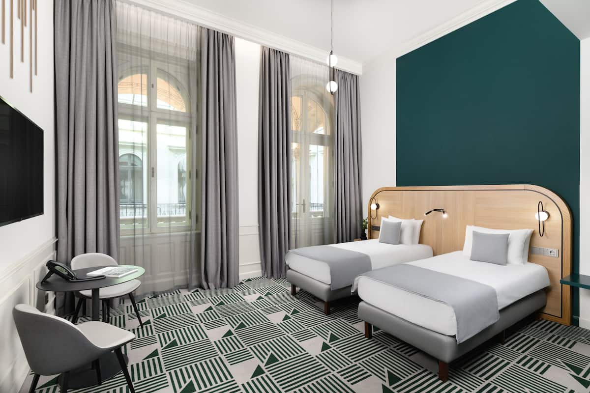Deluxe Twin Room
