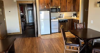 Discounted July4th WEEK-WESTGATE Gatlinburg-3 BR Villa Sleeps 12 - 8 WATERPARK