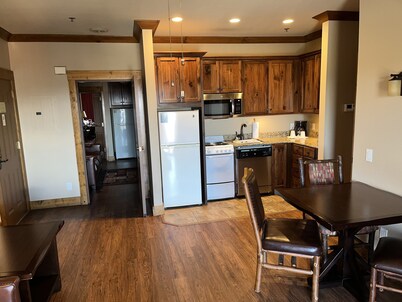 Discounted July4th WEEK-WESTGATE Gatlinburg-3 BR Villa Sleeps 12 - 8 WATERPARK