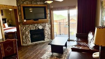 Télévision, cheminée