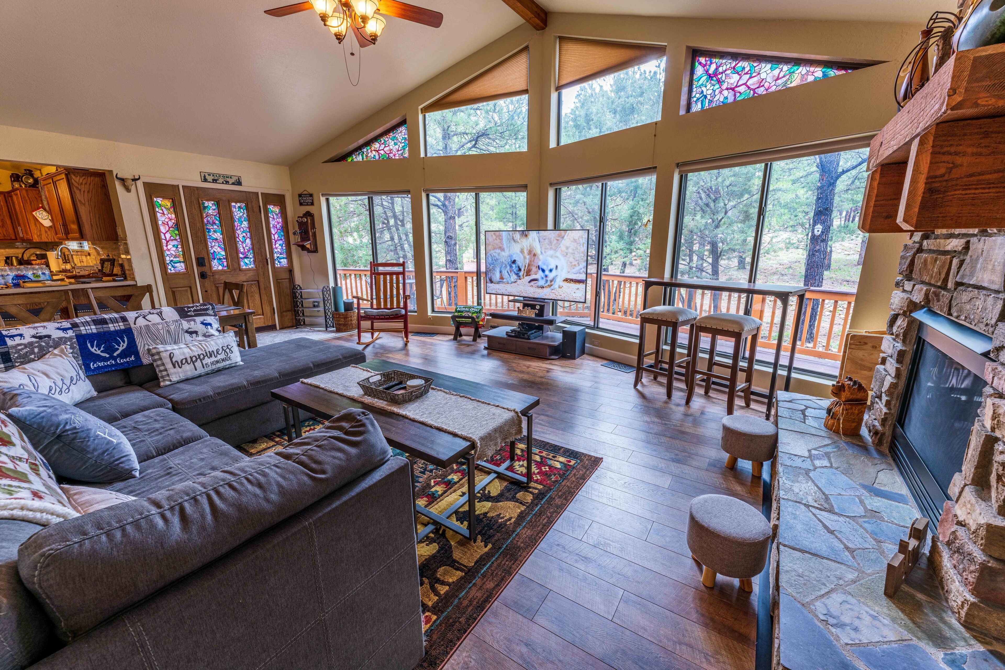Peaceful cabin retreat nestled in the Pines. w/ StarLink!