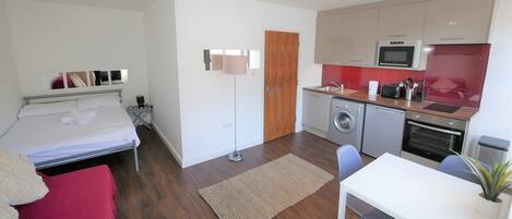 1 Schlafzimmer, Reisekinderbett, WLAN, Bettwäsche