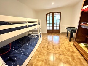 5 camere, ferro/asse da stiro, Wi-Fi gratuito