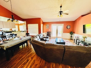 Smart TV - House with beautiful mountain view! 5 min to SUU (Cedar City)
