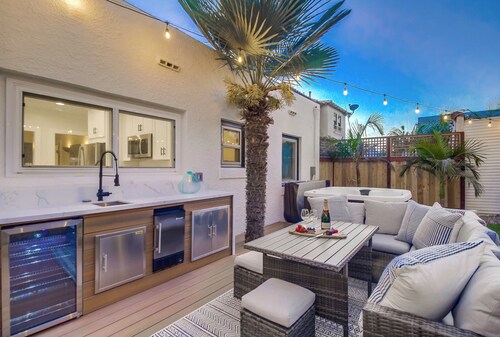 ♦ WHOA!, NEW SEAVIEW OASIS HAS IT ALL - VIEWS ♦ SPA ♦ GAMEROOM ♦