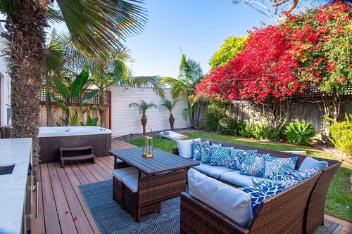 ♦ WHOA!, NEW SEAVIEW OASIS HAS IT ALL - VIEWS ♦ SPA ♦ GAMEROOM ♦