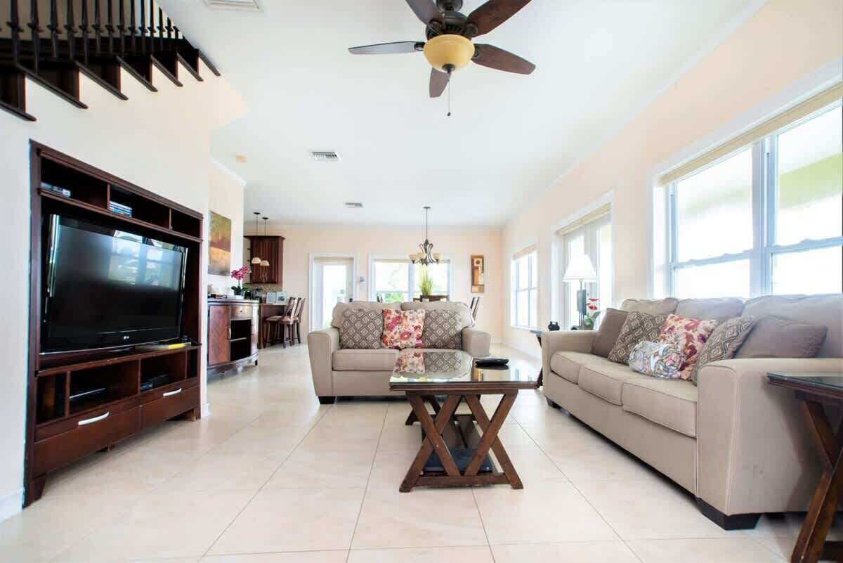 Televisie en een kantoor