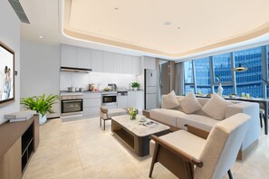 Executive-lejlighed - 2 soveværelser | Opholdsområde | LED-tv