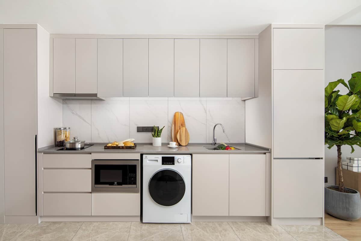 Premier Studio | Shared kitchen | Fridge, microwave, electric kettle, rice cooker