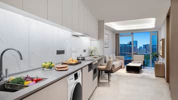 Deluxe Apartment, 1 Bedroom | Private kitchenette