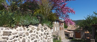 Stone house in small hamlet, Ideal for nature lovers and hikers