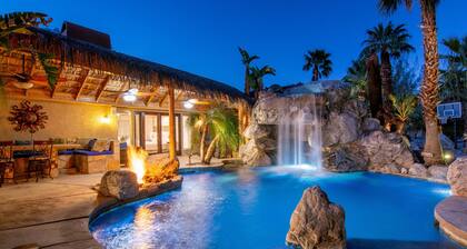 The Grotto- 5bd/4ba-Waterfalls-Pool-Spa-Games Room-Secluded Acreage