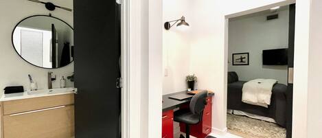 1 bedroom, desk, iron/ironing board, free WiFi