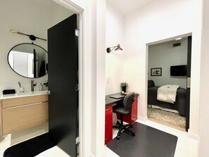 1 bedroom, desk, iron/ironing board, free WiFi