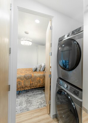 Interior - Alpha Centauri at Starburst (Stockton)