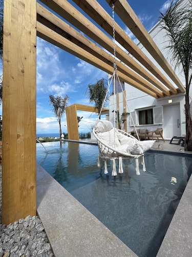 Villa Ortensia infinity pool sea view