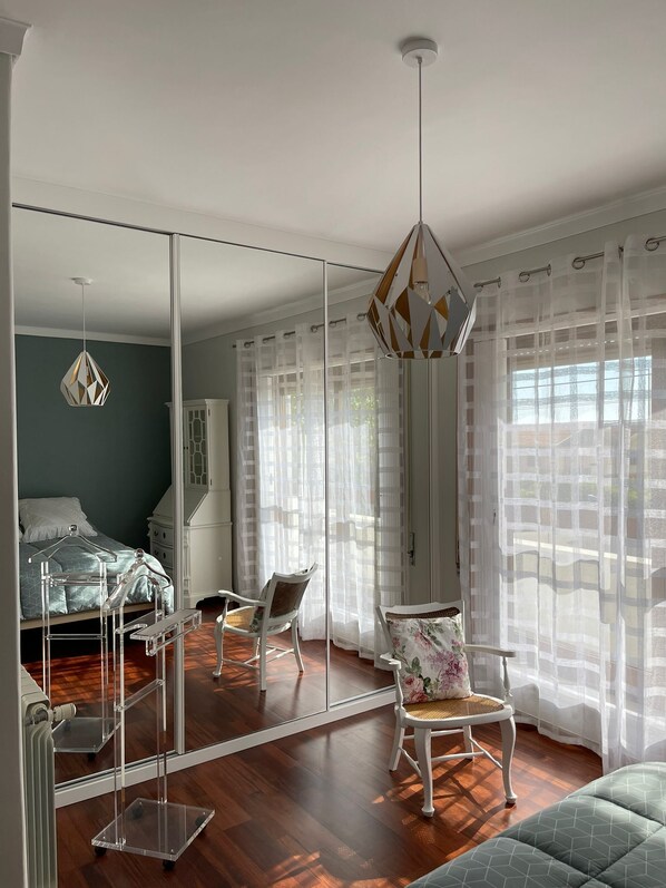 3 soverom, strykejern/-brett, wi-fi (inkludert) og sengetøy