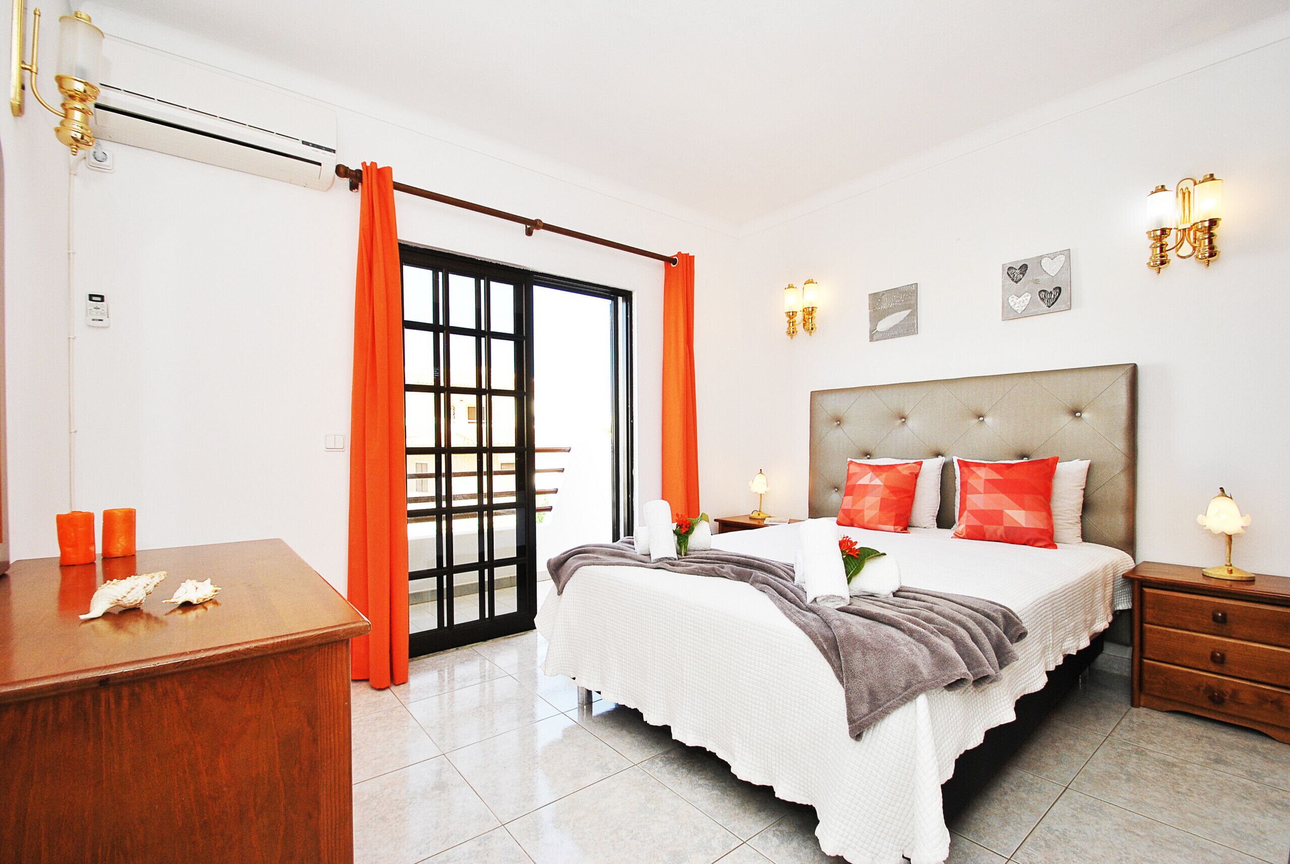 5 bedrooms, in-room safe, iron/ironing board, free WiFi