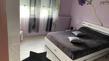 2 chambres, bureau, fer et planche à repasser, Wi-Fi gratuit