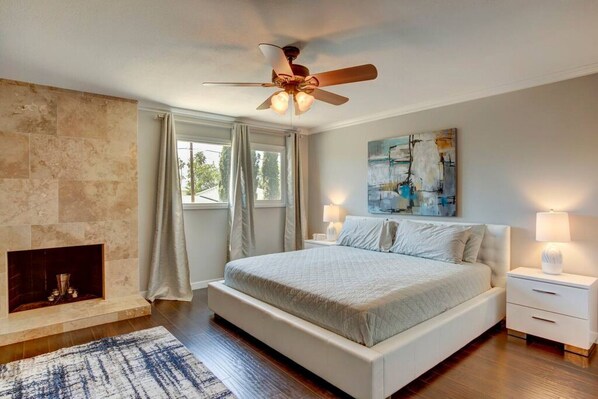 4 bedrooms, desk, iron/ironing board, free WiFi