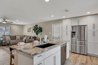 Family Friendly Getaway 3bd/2ba w/ Pool