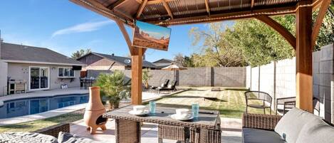 تناول الطعام بالخارج