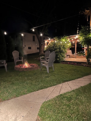 Terrace/patio - Private second-floor cottage nestled between Lakeside and Marblehead, sleeps 6! (Lakeside)