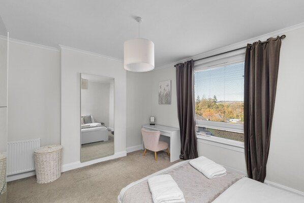 3 bedrooms, iron/ironing board, free WiFi, bed sheets