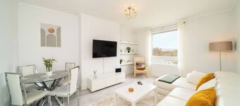 Sidlaw View - 3 Bed in the Suburbs