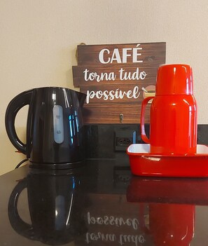 Kaffee und/oder Kaffeemaschine