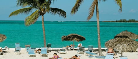 Beach nearby, sun loungers, beach towels