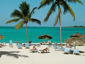Beach nearby, sun-loungers, beach towels