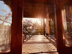 Luxury Room, 1 Bedroom, Garden View | Living area