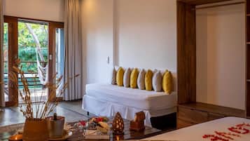 Quarto superluxo, 1 quarto, vista para o jardim | Frigobar, Wi-Fi de cortesia, roupa de cama