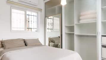 2 Schlafzimmer, Schreibtisch, schallisolierte Zimmer
