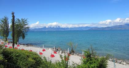 RENOVATED LAKEFRONT APARTMENT: NEW MANAGEMENT CASA AMELIAS