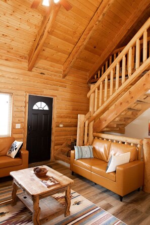 Smart TV - 🏔Log Cabin Oasis w/hot tub and movie loft🏜 (Duck Creek Village)