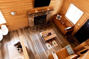 Smart TV - 🏔Log Cabin Oasis w/hot tub and movie loft🏜 (Duck Creek Village)