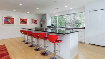 House, Multiple Beds, Kitchen | Private kitchen | Fridge, microwave, oven, dishwasher