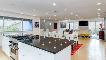 House, Multiple Beds, Kitchen | Private kitchen | Fridge, microwave, oven, dishwasher