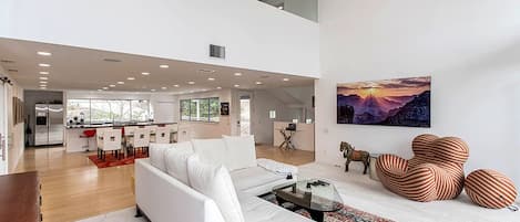 House, Multiple Beds, Kitchen | Living room