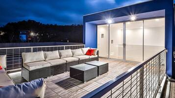 House, Multiple Beds, Kitchen | Balcony