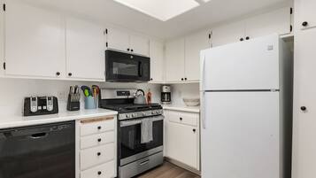 Kondominium, Beberapa Tempat Tidur, patio | Dapur pribadi | Lemari es, microwave, oven, dan kompor