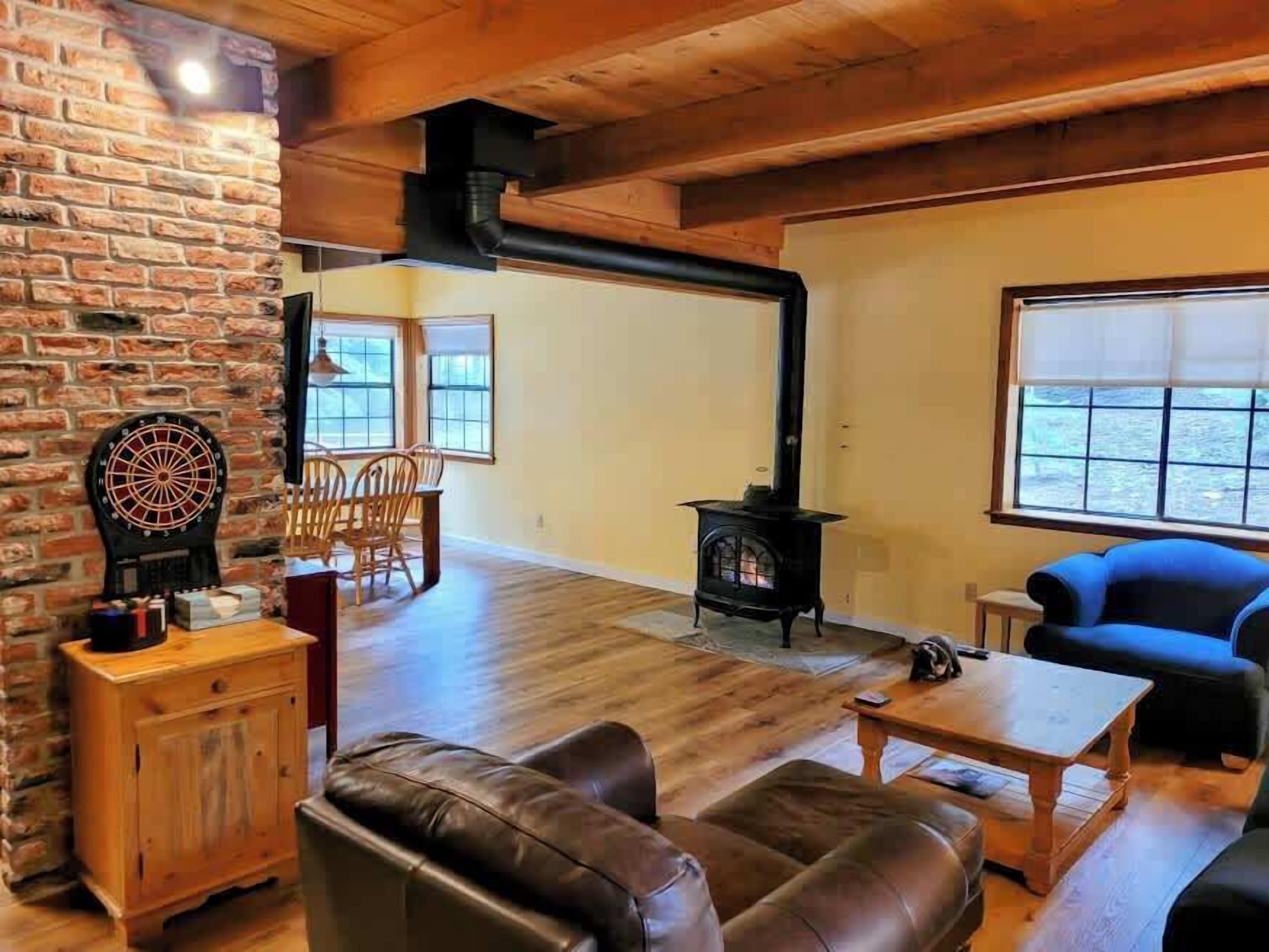 House, Multiple Beds, Balcony, Mountain View (Relax Inn) | Living area | 50-inch flat-screen TV with digital channels, fireplace