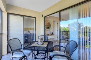 公寓客房, 多張床, 陽台, 海灘景觀 | 陽台