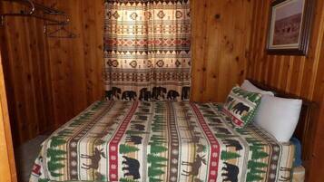 2 bedrooms, WiFi (free), bed sheets