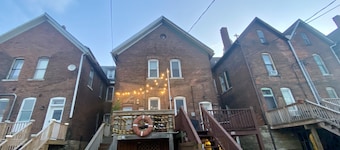 DOWNTOWN HISTORIC BLUFF HOME in DUBUQUE